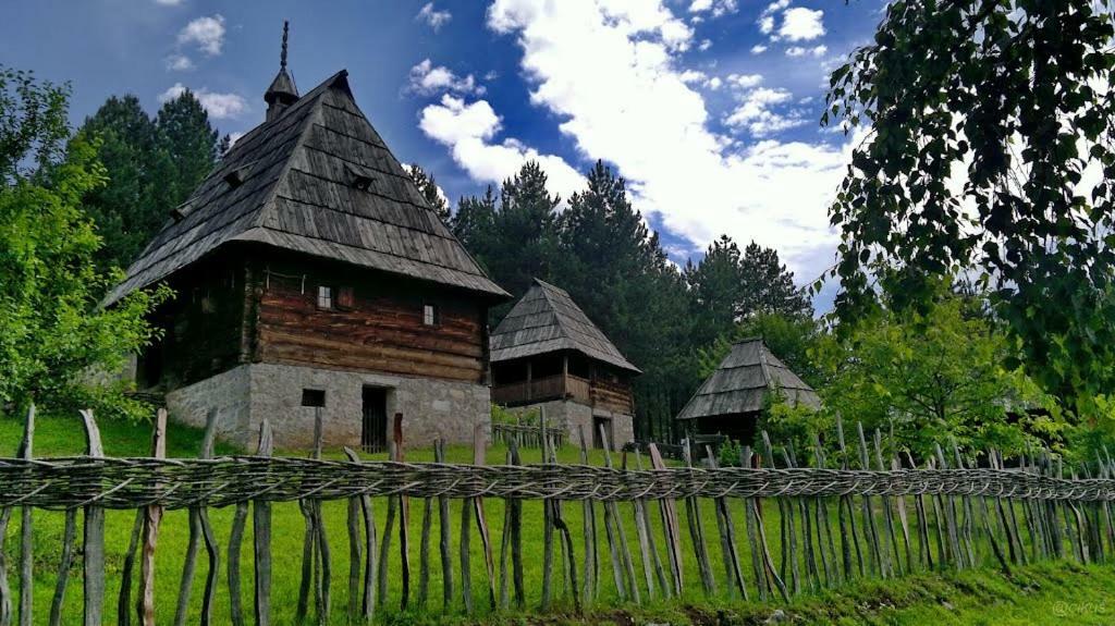 Apartmani Milic Sirogojno Exterior foto